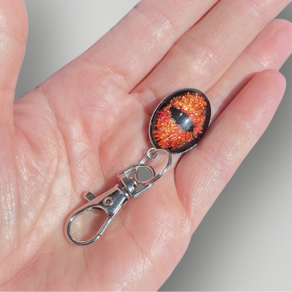 𝑯𝒂𝒏𝒅𝒎𝒂𝒅𝒆 Orange/Red Dragon Eye Keychain w/Gift Bag - Picture 1 of 9